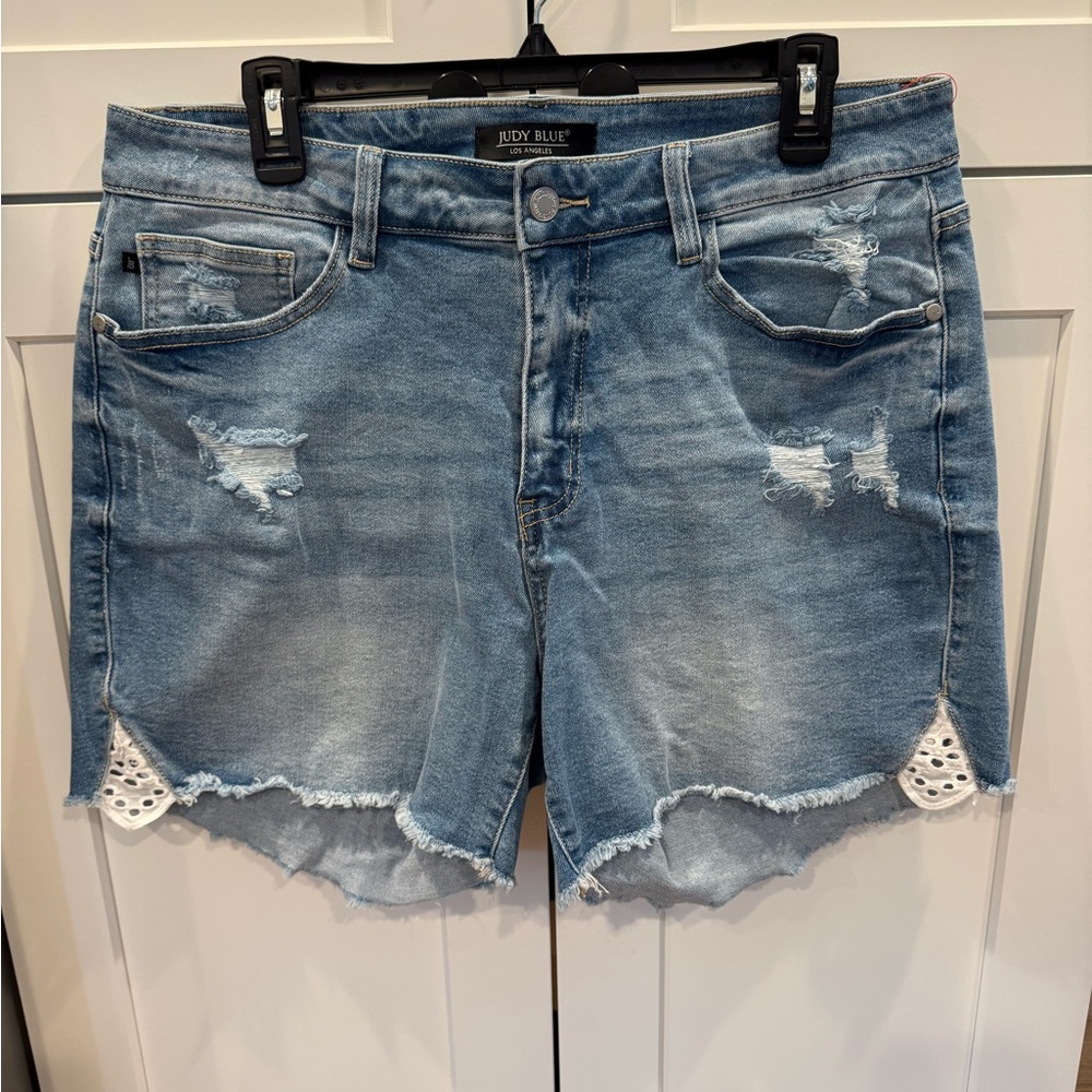 Judy Blue Women's Ripped Jean Shorts w/ Lace - Light Blue, 1XL